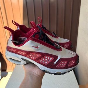 2001 extremely rare Nike Air Sunder Red and Metallic colorway size women’s 7.5